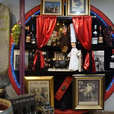 Hostelry Restaurant Prive 埃居里