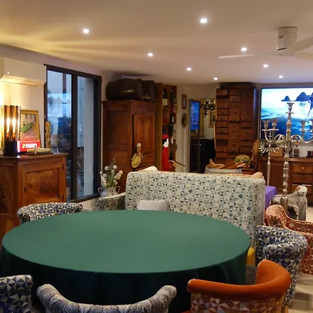 Hostelry Private Restaurant 4* Écully