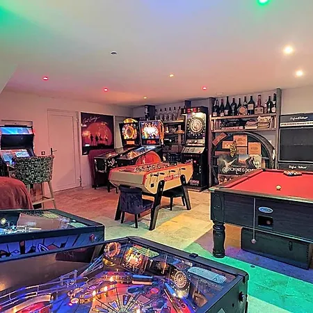 Hostelry Restaurant Prive 4*