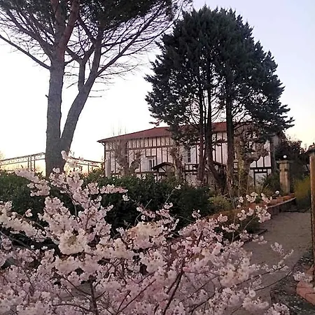Hostelry Restaurant Prive Bed & Breakfast 4*